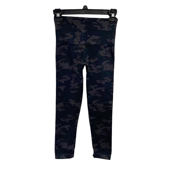 SPANX‎ Look at Me Now Seamless Cropped Camo Leggings Size M - Picture 1 of 6